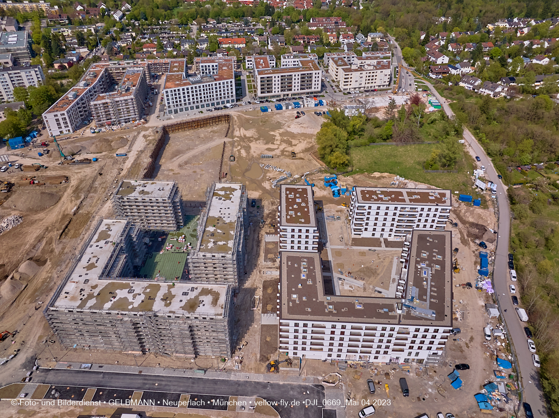 04.05.2023 - Luftbilder vom Alexisqaurtier und Pandion Verde in Neuperlach